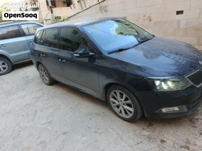 سكودا فابيا Standard 4