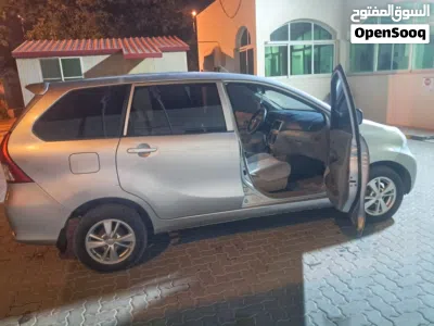 Toyota Avanza Standard 3