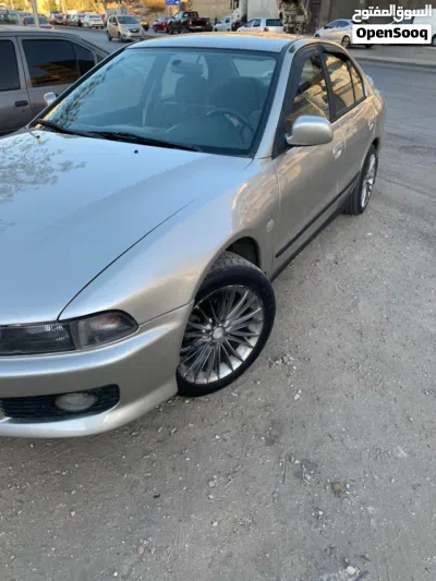 Mitsubishi Galant DL 3
