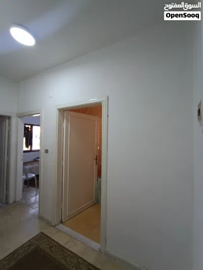 استوديو مفروش بنظام سويت مقابل الجامعة الاردنية بداية طلوع نيفين من المالك مباشرة / عمارة عائلية 2