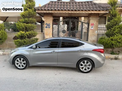 Hyundai Elantra Limited 4