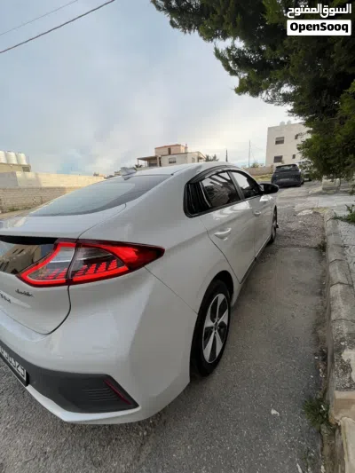 هيونداي ايونيك Standard 3