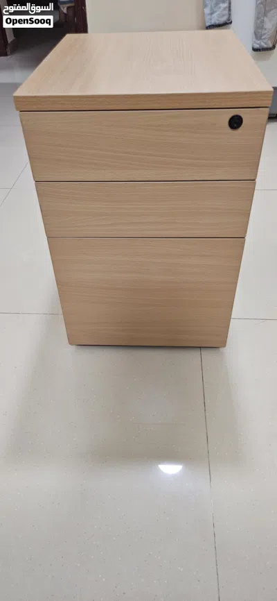 side table drawer good condition urgent sale 3