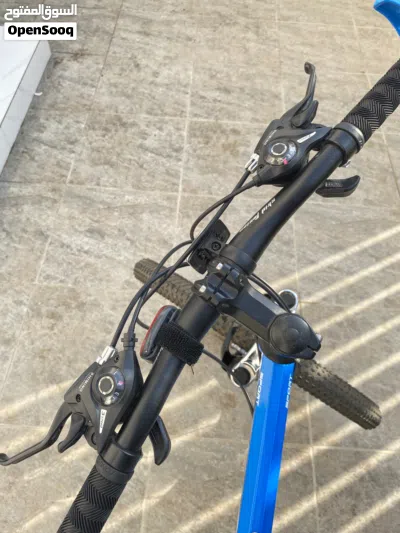Skid Fusion 24 inch foldable mountain bike in excellent condition. With its helmet and it’s pump 3