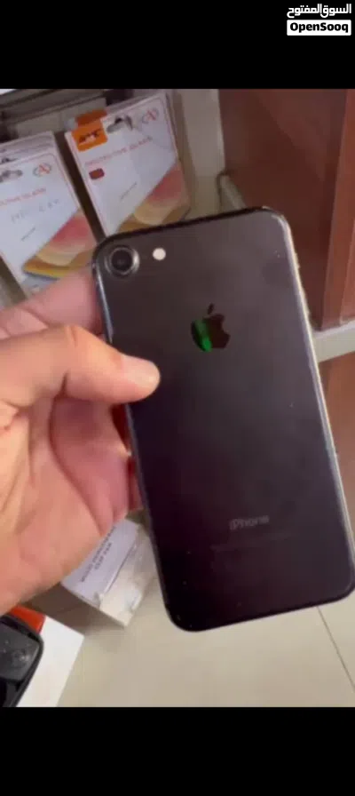 للبيع Iphone 16 بطارية 94% لون اسود كامل الملحقات 3