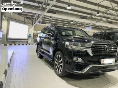 Toyota Land Cruiser VXR 2