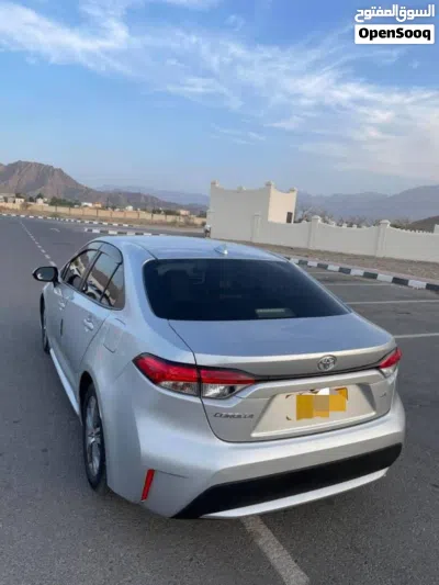 Toyota Corolla LE 4