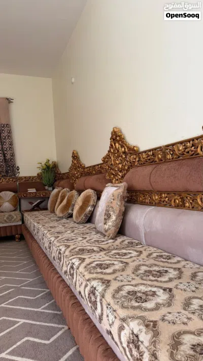اثاث طقمين كراسي بحاله جيده 4