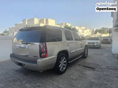GMC Yukon Denali 4