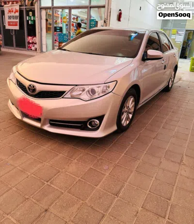 Toyota Camry SE 2