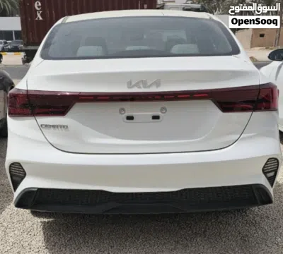 كيا سيراتو Standard 3