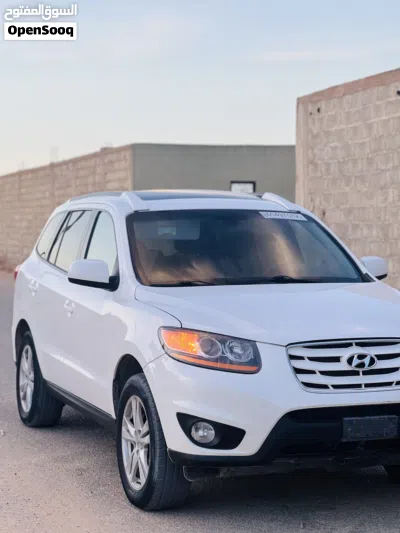 Hyundai Santa Fe GL 2