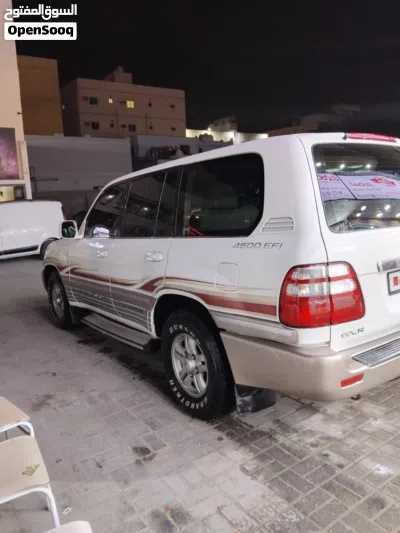 تويوتا لاند كروزر GXR 4