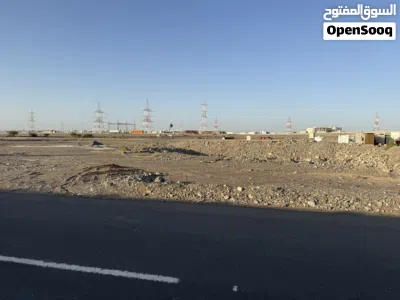 للبيع أرض سكنية في الخوض المرحلة الخامسة بالقرب من الشارع السريع كورنر 2
