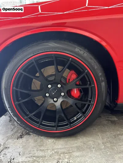 Dodge Challenger Srt8 4