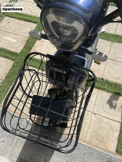 سكوتر كهربائي للبيع مستعمل 4 شهور قابل للتفاوض (خربانه بطاريه و العداد يشتغل بس يباله تعديل ) 3