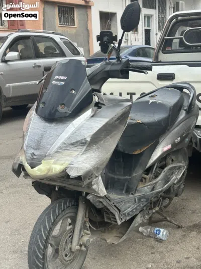 Suzuki Burgman 200 4