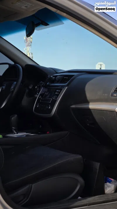Nissan Altima S 4
