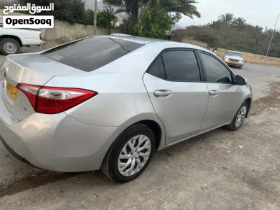 Toyota Corolla LE 2