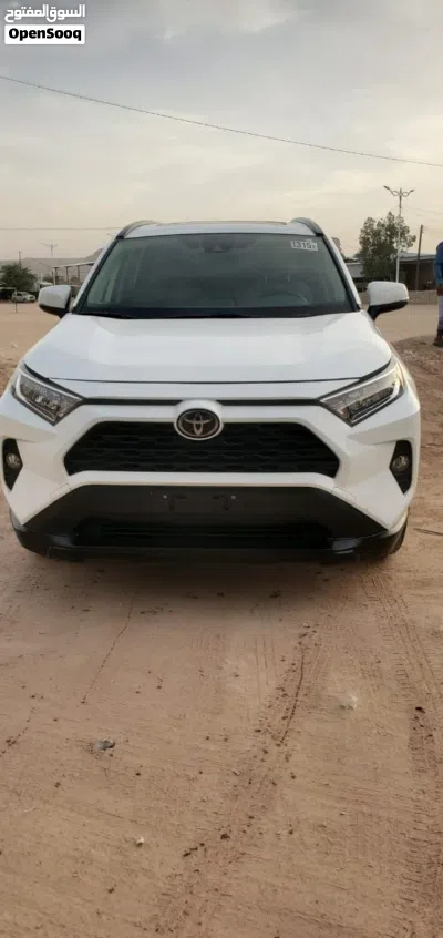 Toyota RAV 4 XLE 2