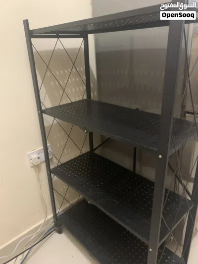 الرف الواحد بسعر 80 ريال قطري. Each shelf costs 80 Qatari Riyals. 2