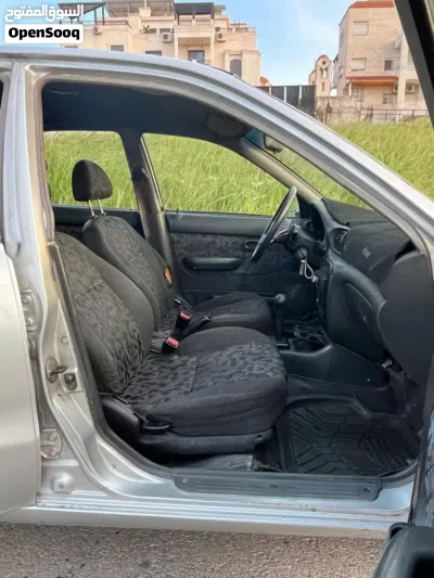 Hyundai Accent Standard 4