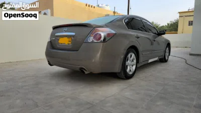 Nissan Altima SR 2