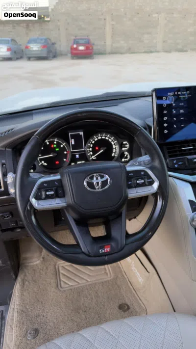 تويوتا لاند كروزر GXR 4