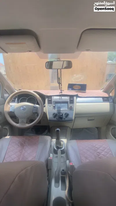 Nissan Tiida 4