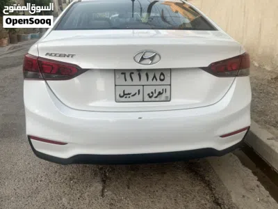 Hyundai Accent Standard 3