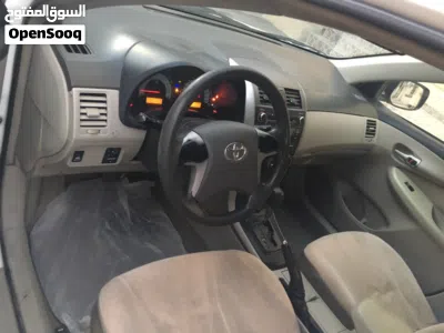 Toyota Corolla LE 2
