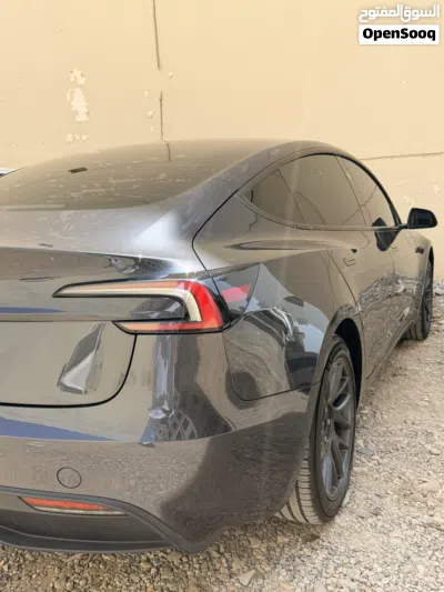 Tesla Model 3 Long Range 3