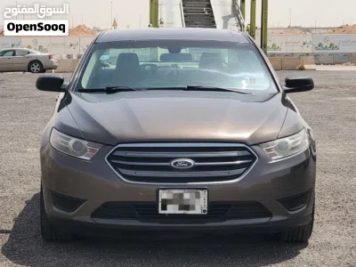 Ford Taurus Standard 2