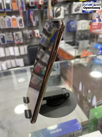 ايفون 11 pro max للبيع بسعر مغري جدا الجهاز بحالة ممتازة جدا و مغير فقط بطارية 3