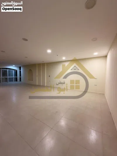 طابق تجاري للايجار في منطقة حي عمان ، المساحة 250 2