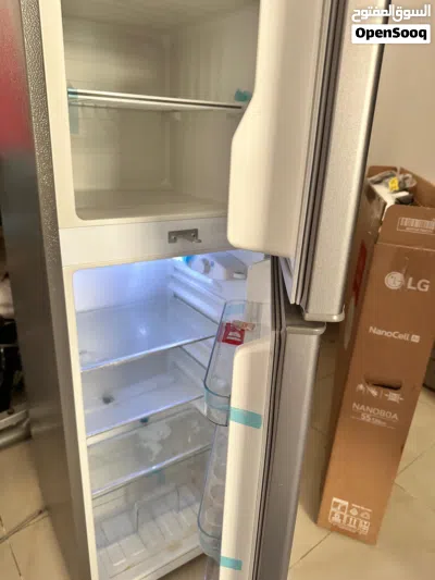www.nikurajapan.com 1year old 2 door fridge 200Liers for sale from 1st owner 4