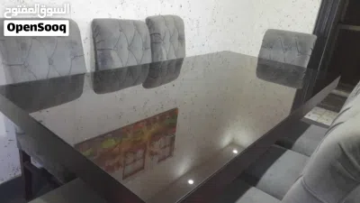 طقم كنب وطاولة للبيع 3