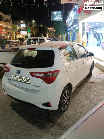 Toyota Yaris Basic 3