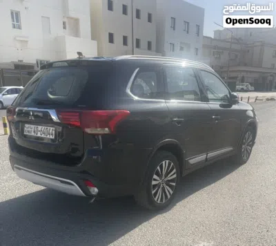 Mitsubishi Outlander GLX 3