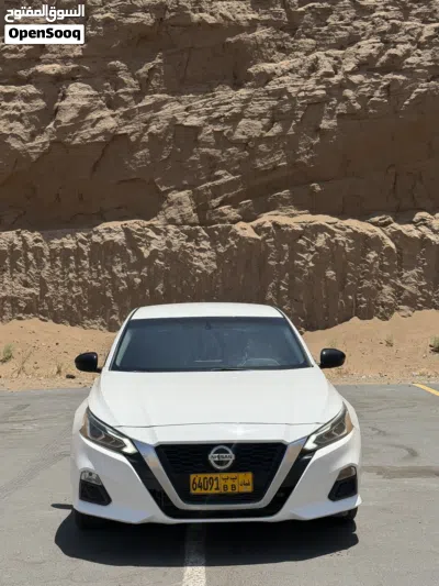 Nissan Altima SR 4