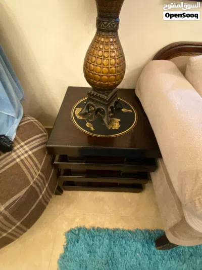 طاولة وسط مع 2 سيرفس 2