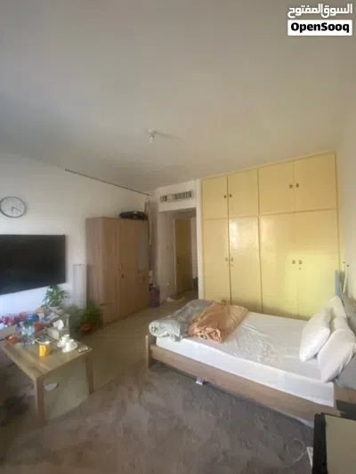 Master bedroom for rent in electra street 3