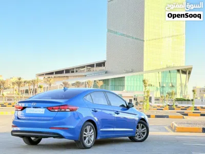 Hyundai Elantra GL MID 4