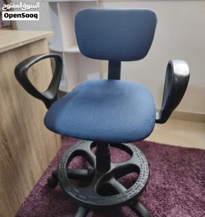 مكتب وكرسي للدراسة للبيع مستعمل 2