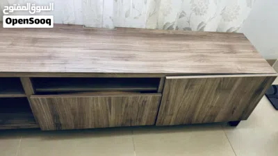 طاوله تلفزيون وطاوله اخرى جانبيه من ايكيا 3