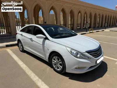 Hyundai Sonata Standard 4