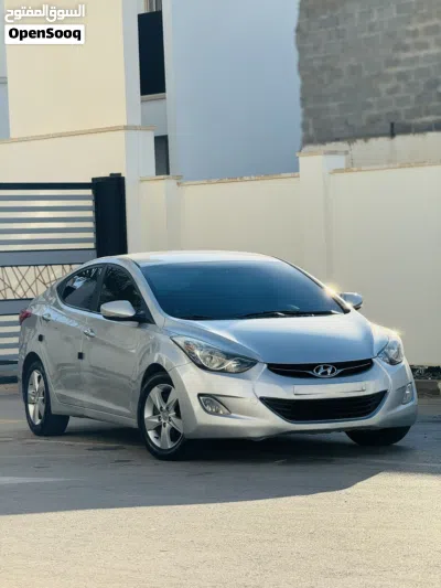 Hyundai Elantra GL MID 3