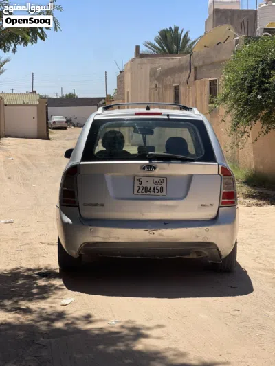 كيا كارينز Standard 3