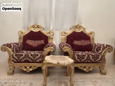 طقم كنب مجلس كلاسيكي فاخر مع الطاولات والمزهرية للبيع - جدة 2