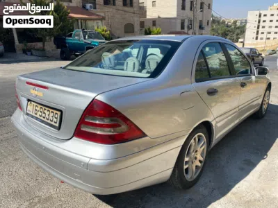 مرسيدس بنز الفئة-C C 240 2